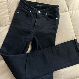 Zara Women’s Straight Leg Jeans